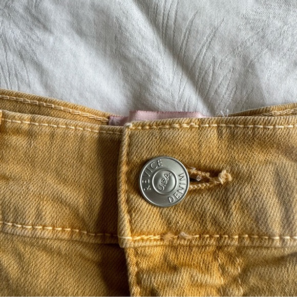 Revice Venus high rise cutoff shorts - Picture 4 of 6